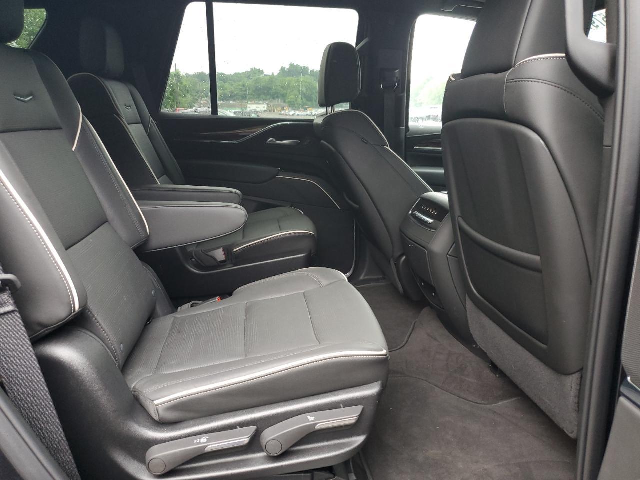 CADILLAC ESCALADE PREMIUM LUXURY