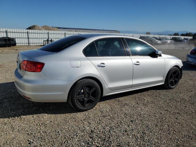 2011 VOLKSWAGEN JETTA SE - 3VWDZ7AJ0BM373902