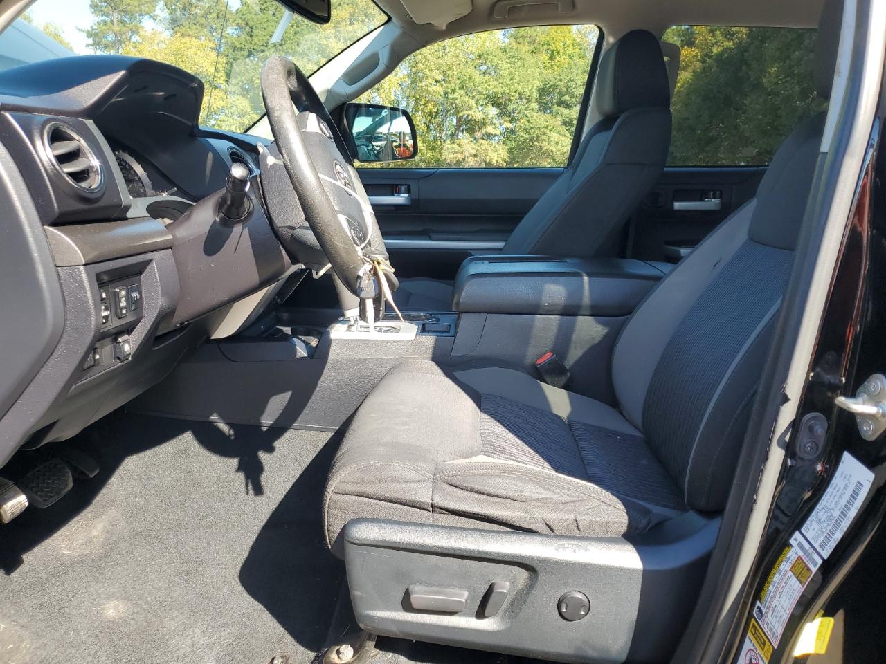 TOYOTA TUNDRA CREWMAX SR5