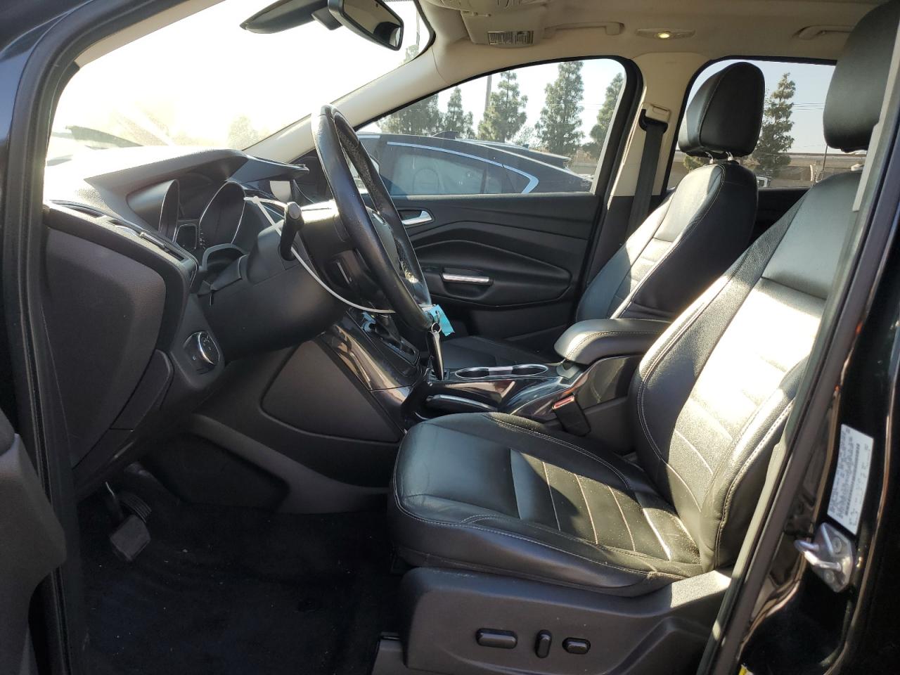 FORD ESCAPE TITANIUM