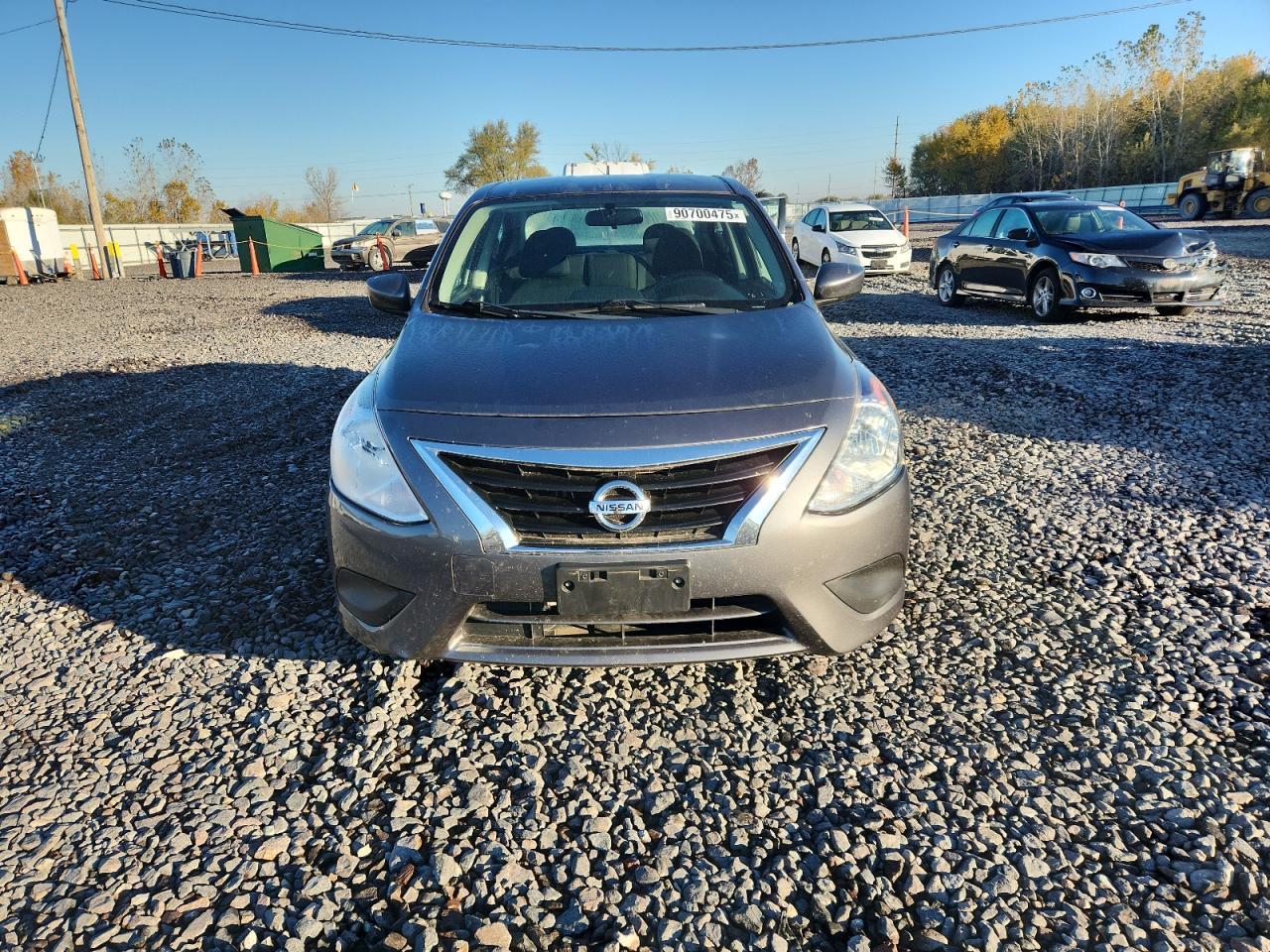 NISSAN VERSA S