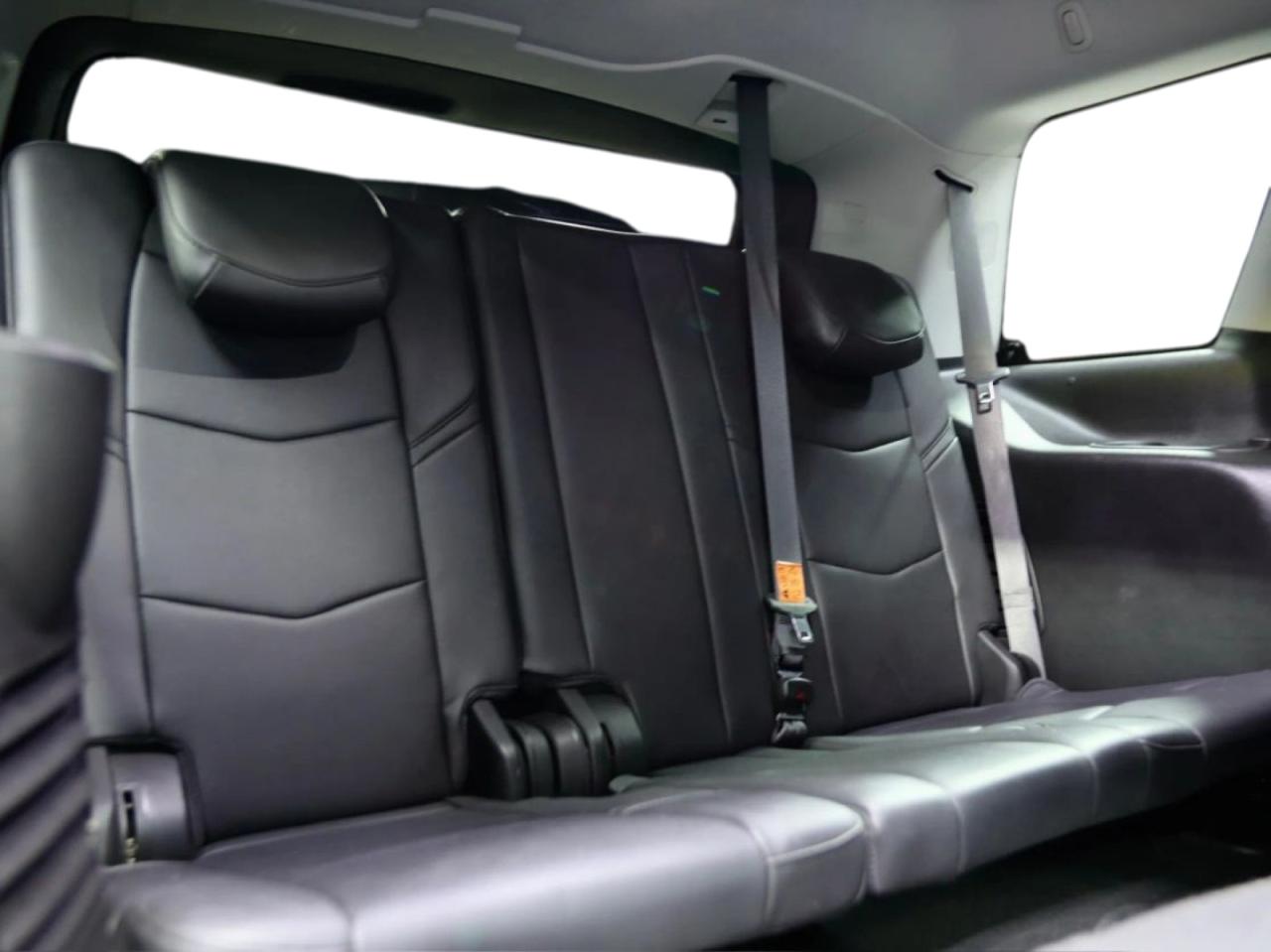 CADILLAC ESCALADE LUXURY