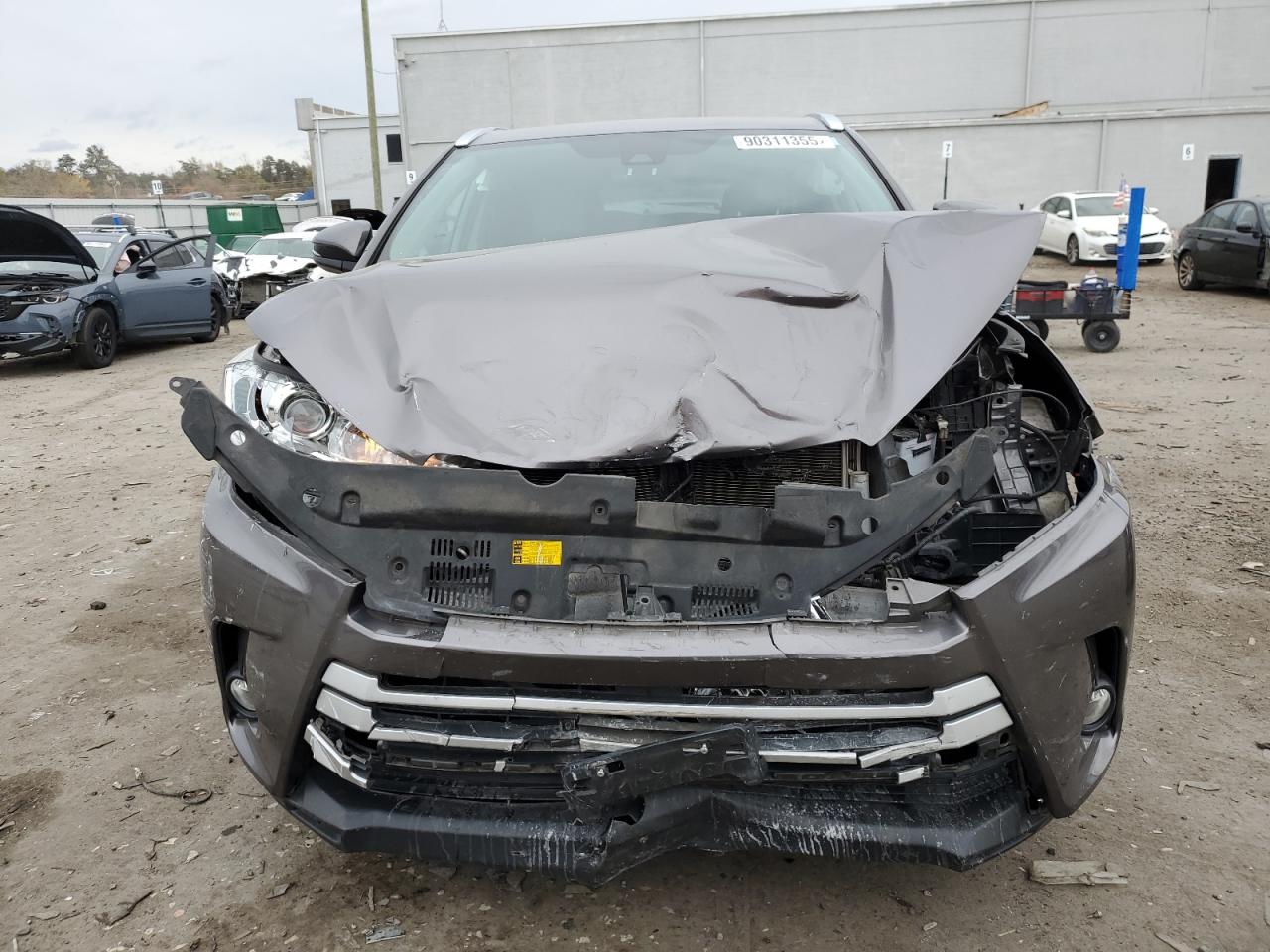 TOYOTA HIGHLANDER SE