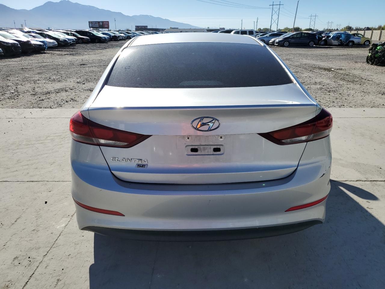 HYUNDAI ELANTRA SE