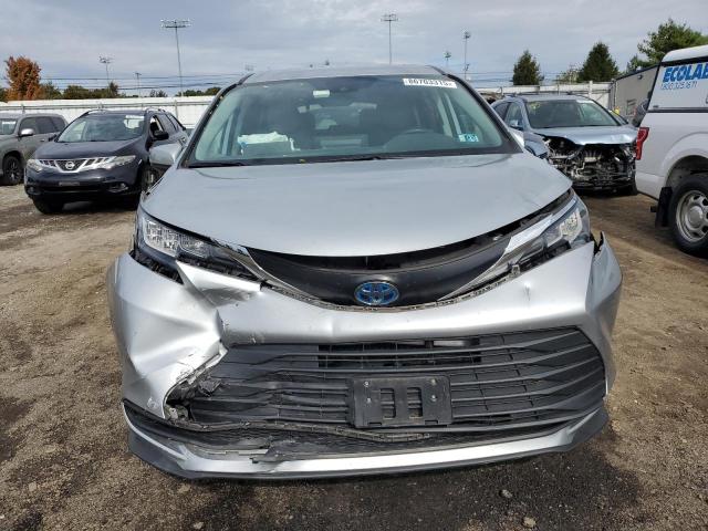 2023 TOYOTA SIENNA LE 5TDKRKEC7PS172398