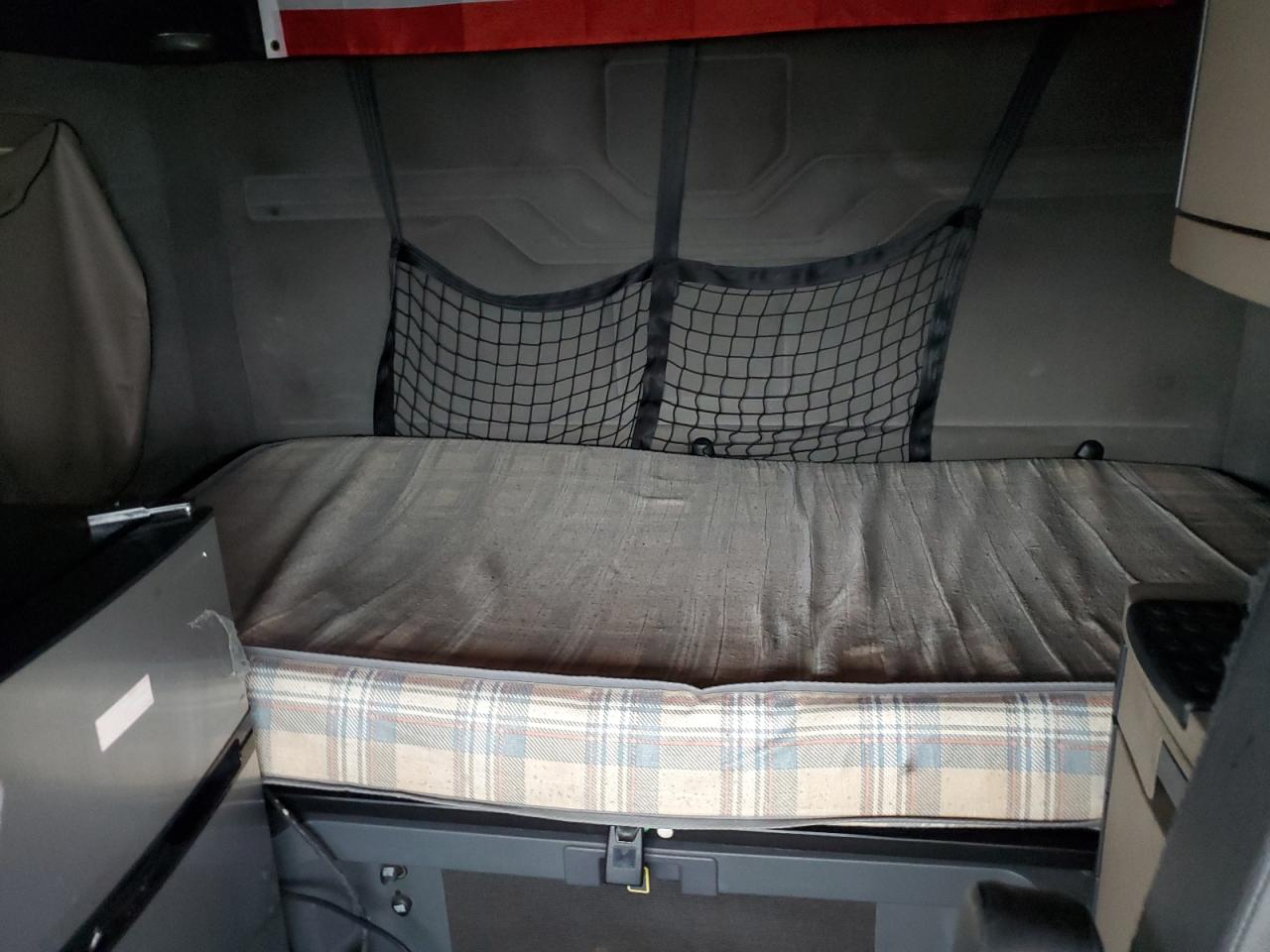 Lot #3278850081 2017 FREIGHTLINER CASCADIA 1