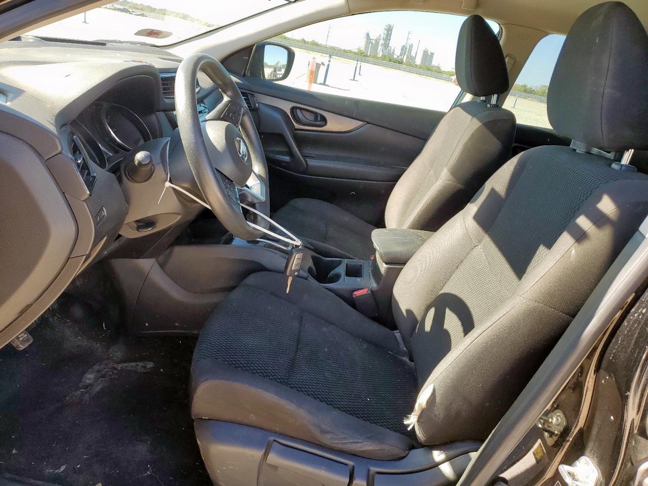 NISSAN ROGUE SPORT S