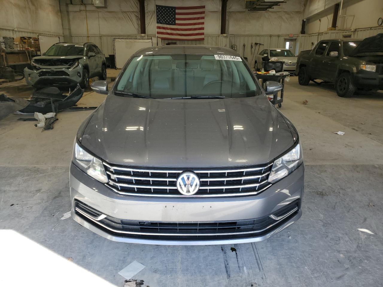 VOLKSWAGEN PASSAT SE