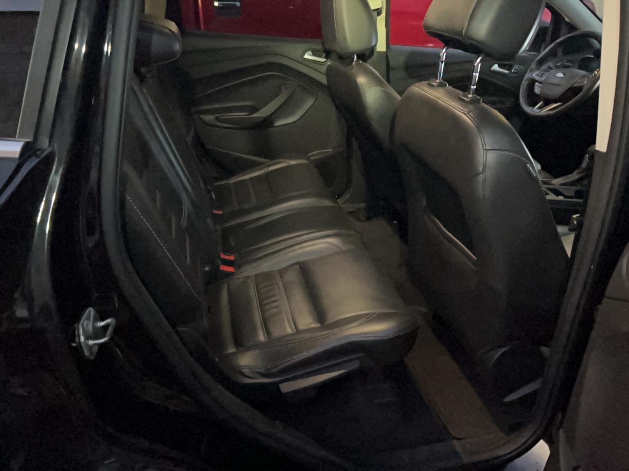 FORD ESCAPE TITANIUM