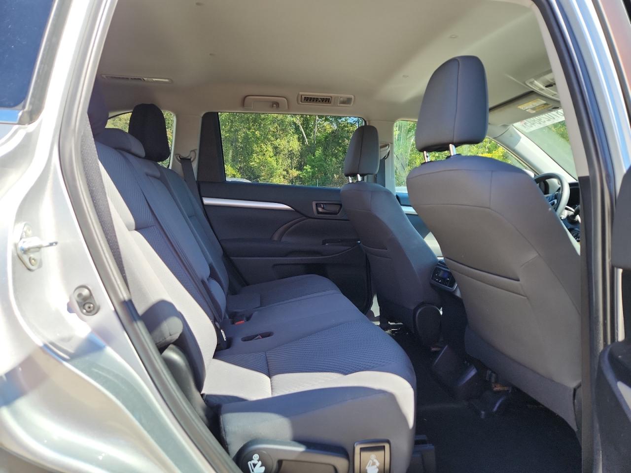 TOYOTA HIGHLANDER LE