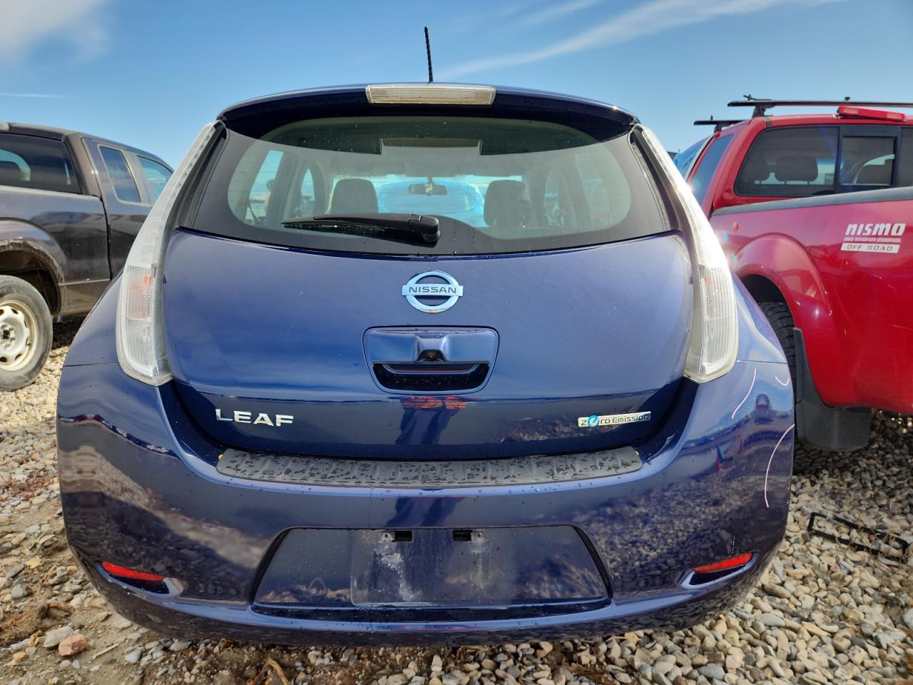 NISSAN LEAF S