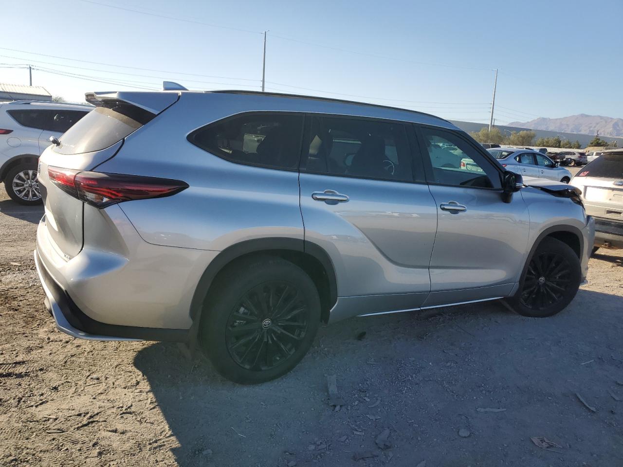 TOYOTA HIGHLANDER LE