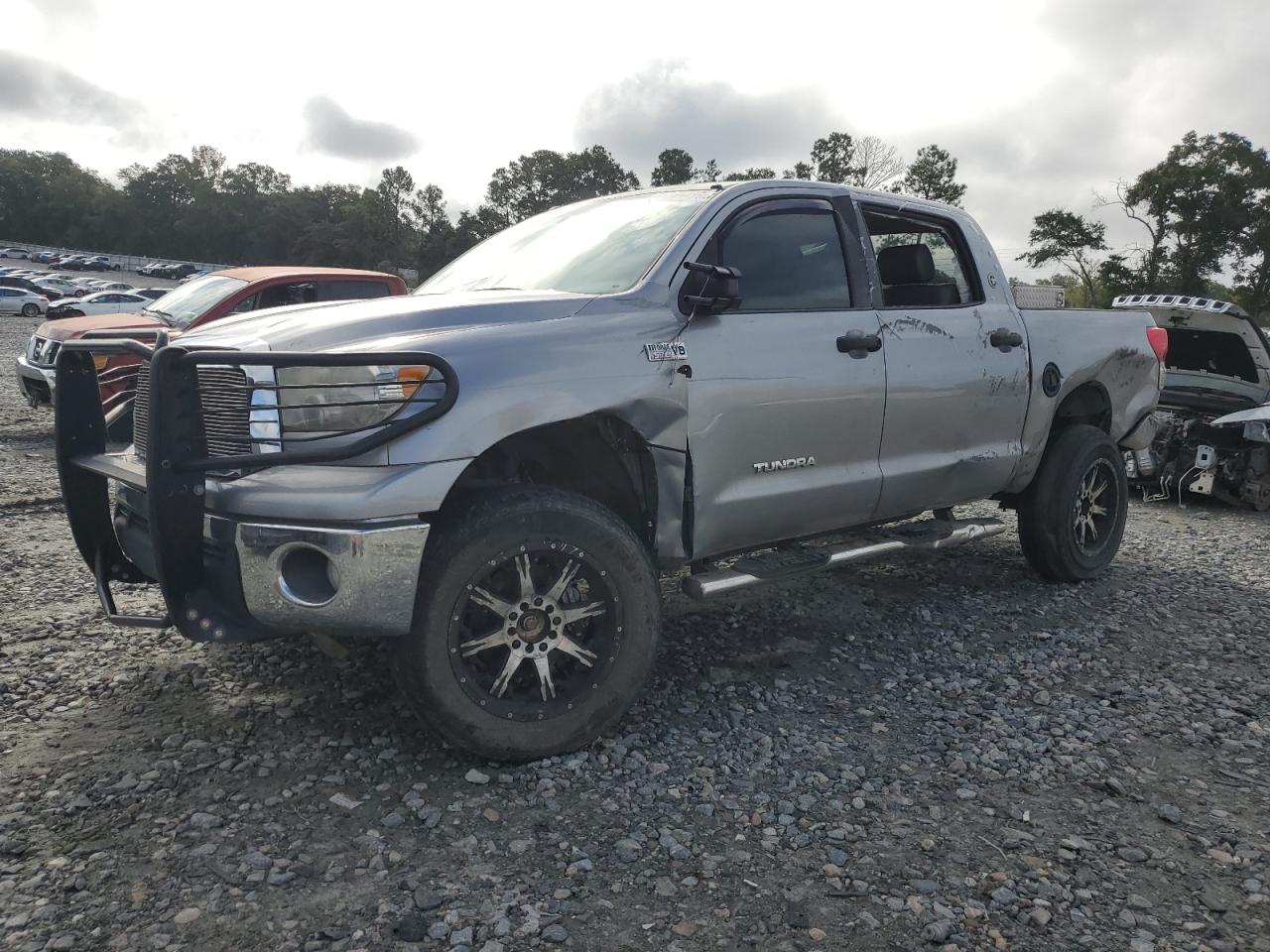 TOYOTA TUNDRA CREWMAX SR5