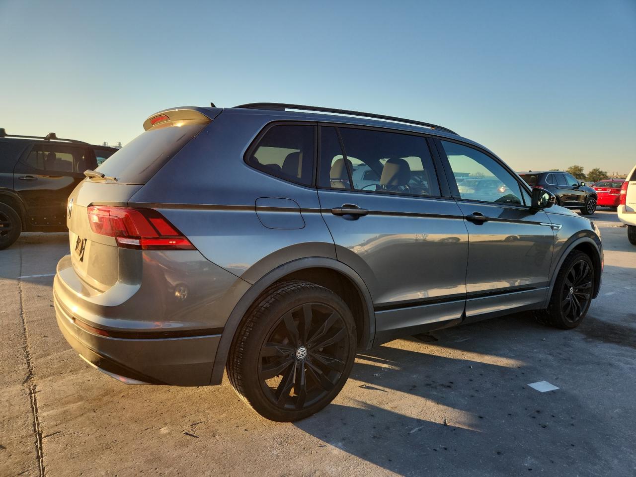 VOLKSWAGEN TIGUAN SE