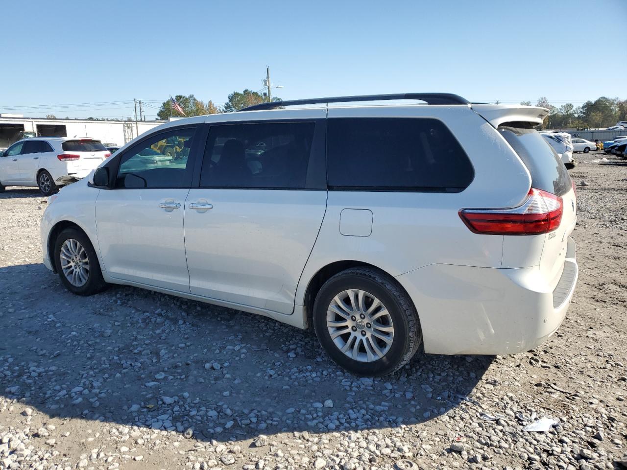TOYOTA SIENNA XLE
