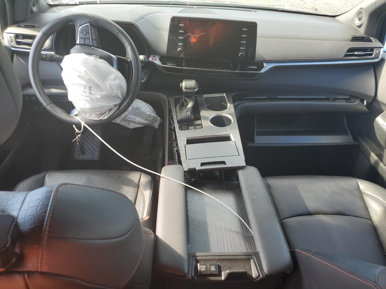 Lot #3302948617 2022 TOYOTA SIENNA XSE