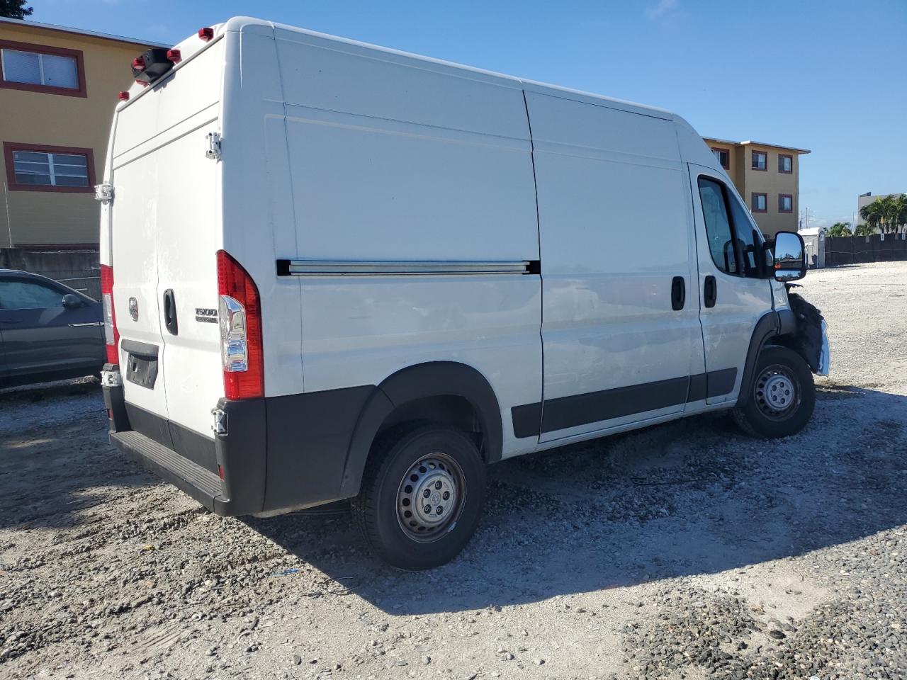 RAM PROMASTER 1500 HIGH