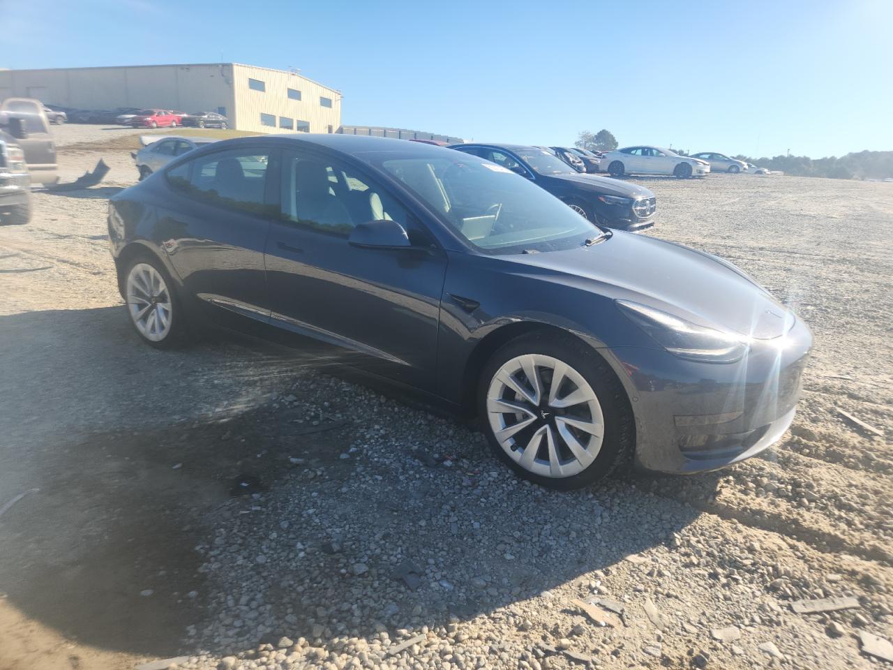 TESLA MODEL 3