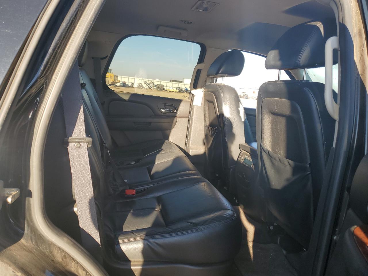 CHEVROLET TAHOE C1500 LS