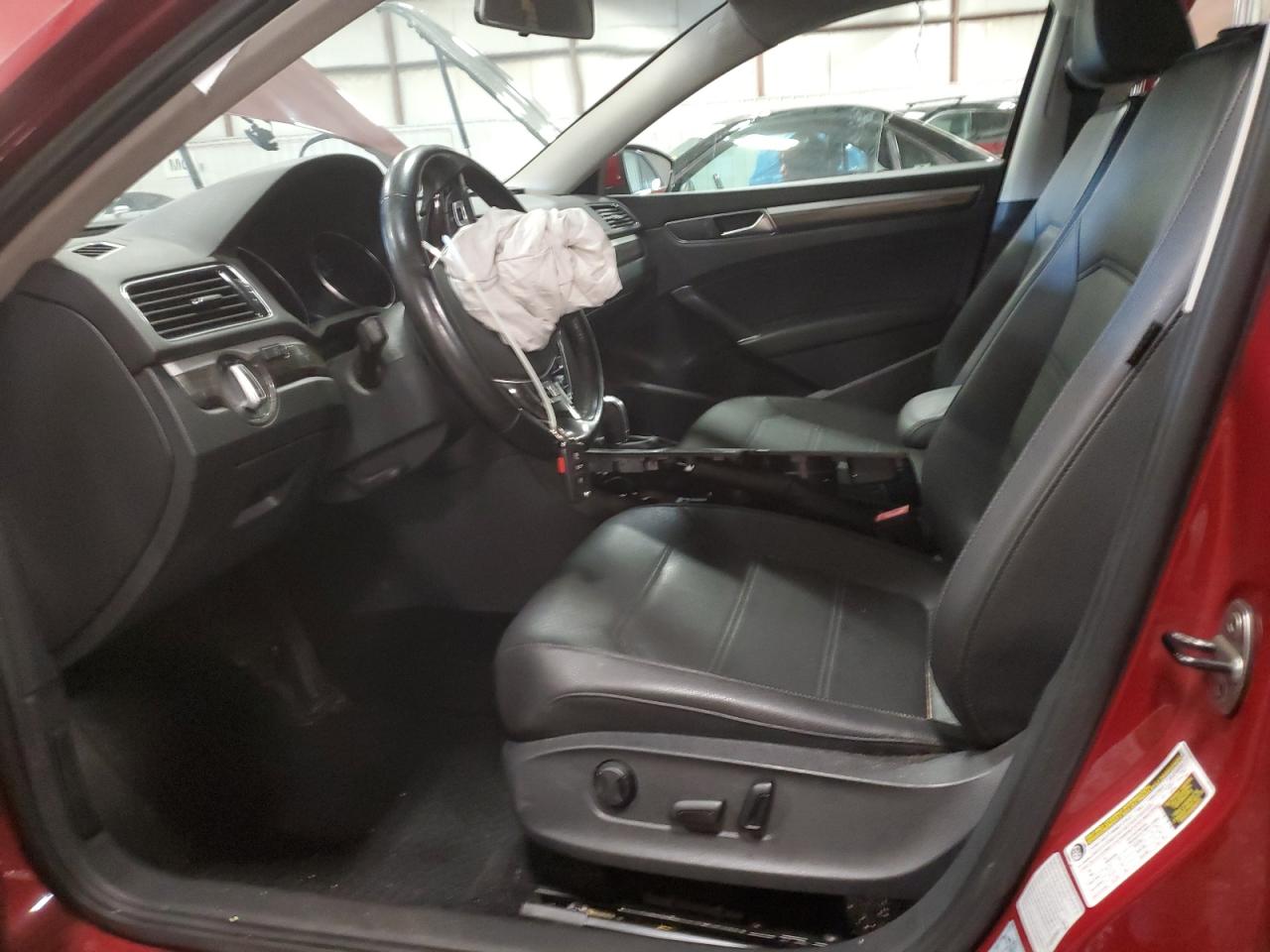 VOLKSWAGEN PASSAT SE