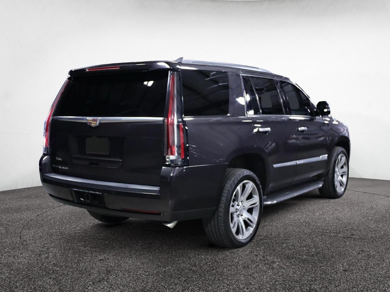 CADILLAC ESCALADE LUXURY