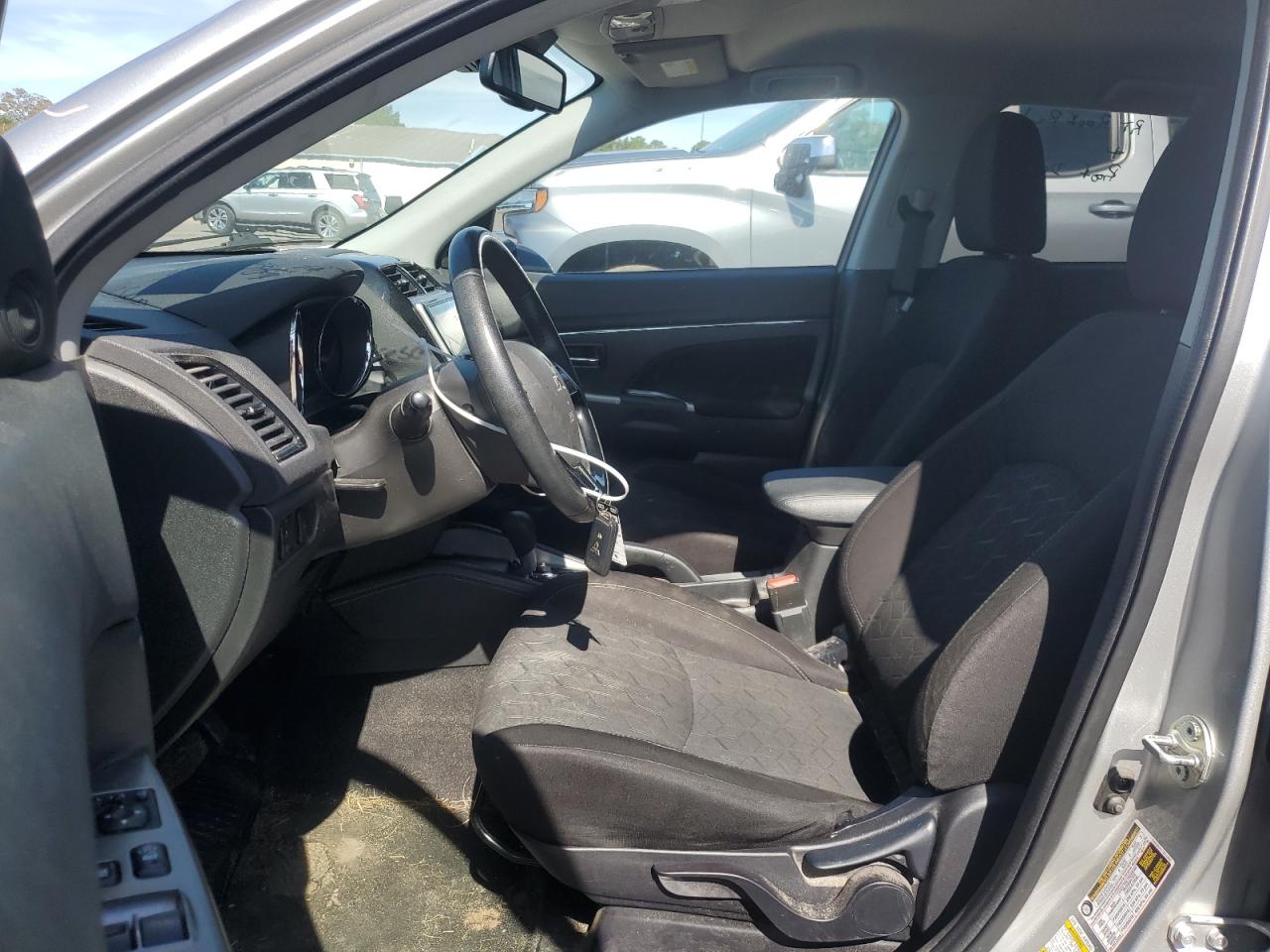 MITSUBISHI OUTLANDER ES