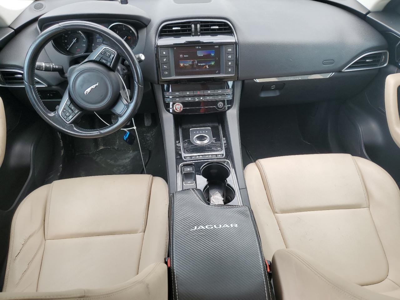JAGUAR F-PACE PREMIUM