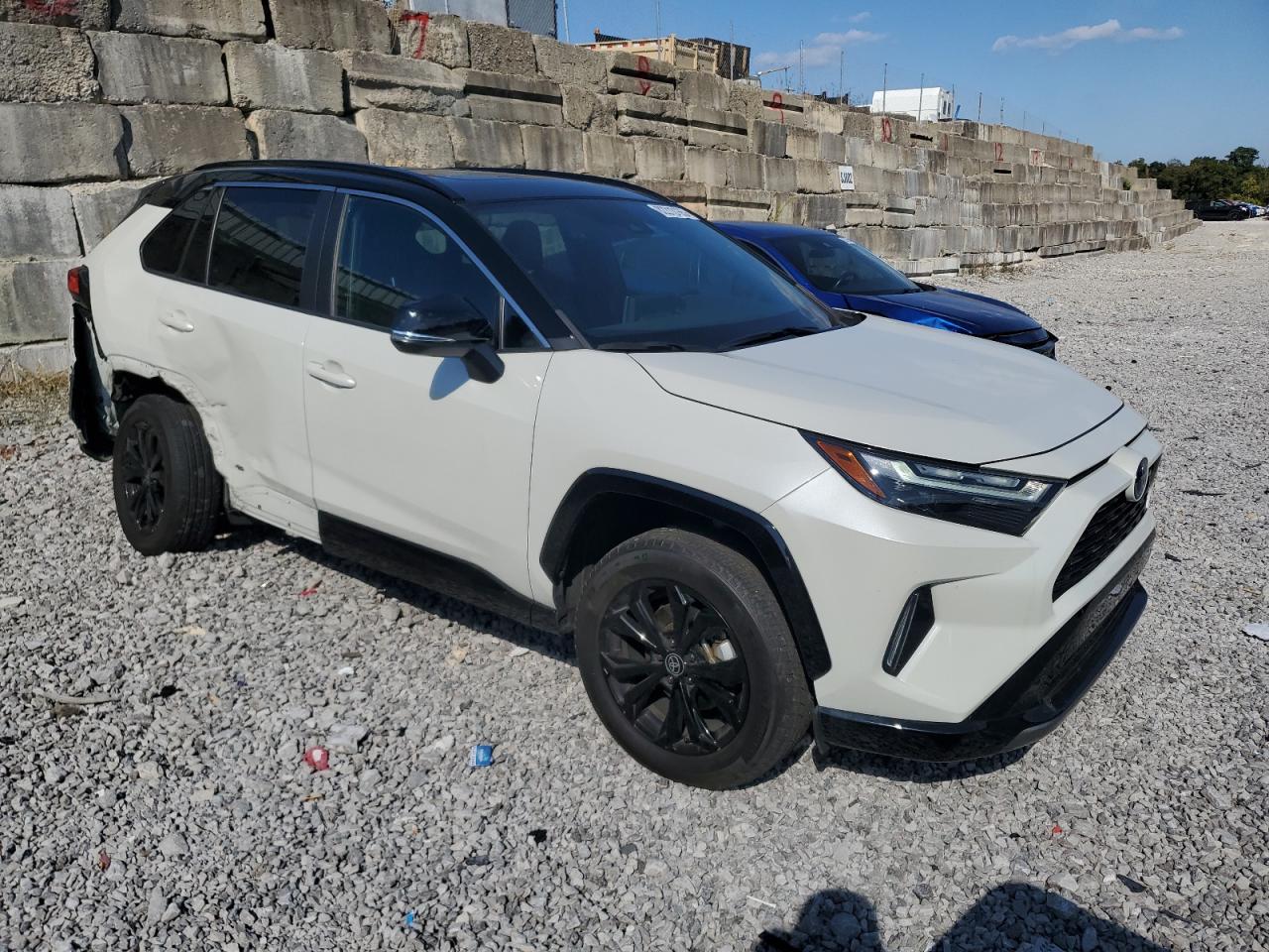 TOYOTA RAV4 XSE
