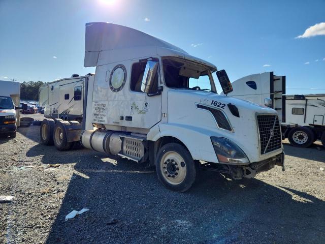 Global Auto Auctions: 2014 VOLVO VN VNL