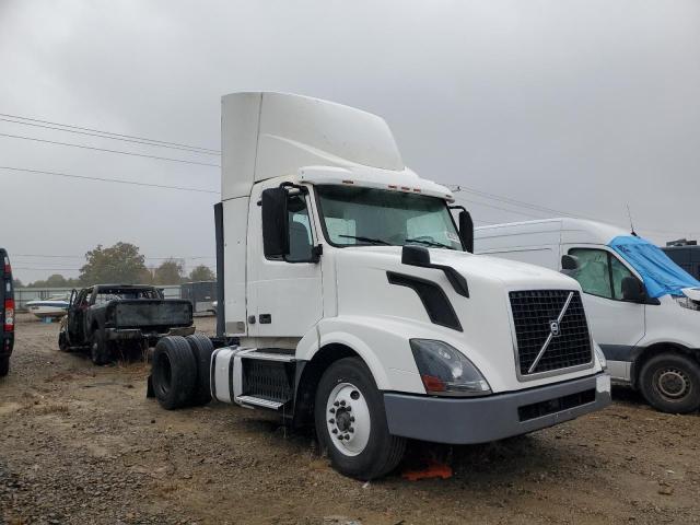 Global Auto Auctions: 2016 VOLVO VNL