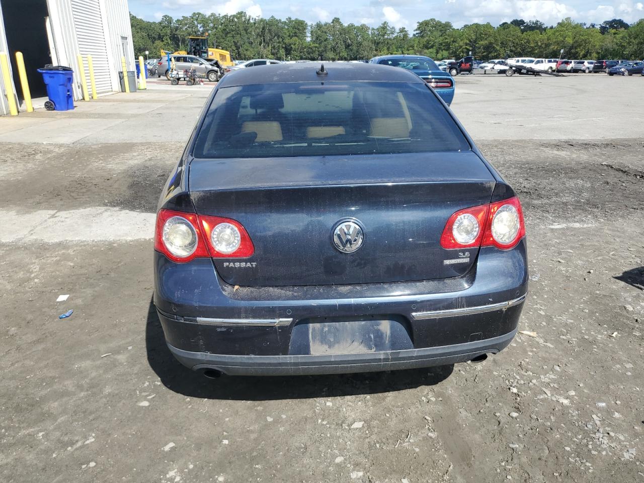 Lot #3260442578 2008 VOLKSWAGEN PASSAT VR6