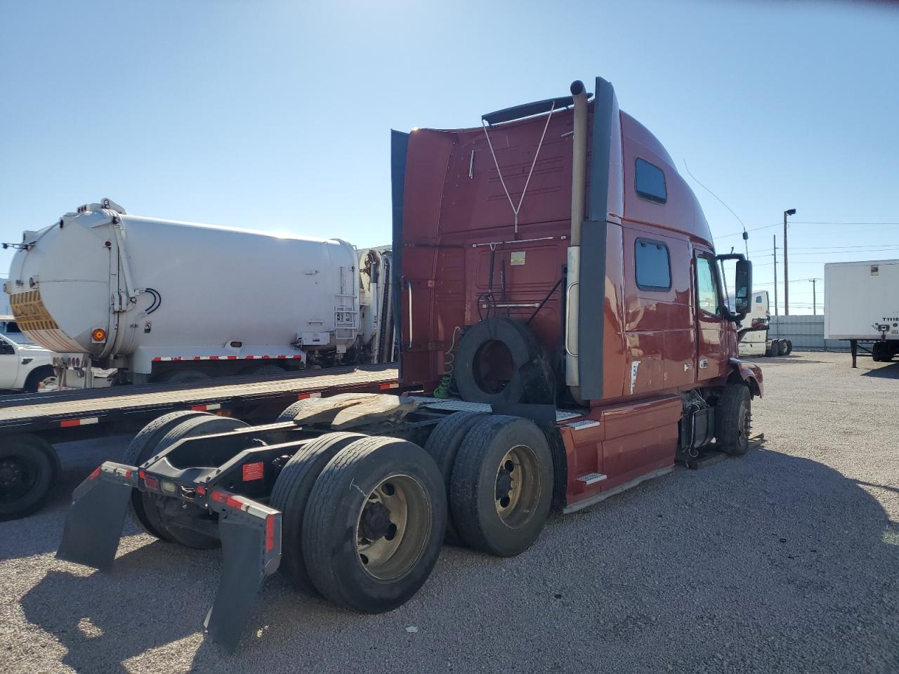 Lot #3284604361 2018 VOLVO VNL
