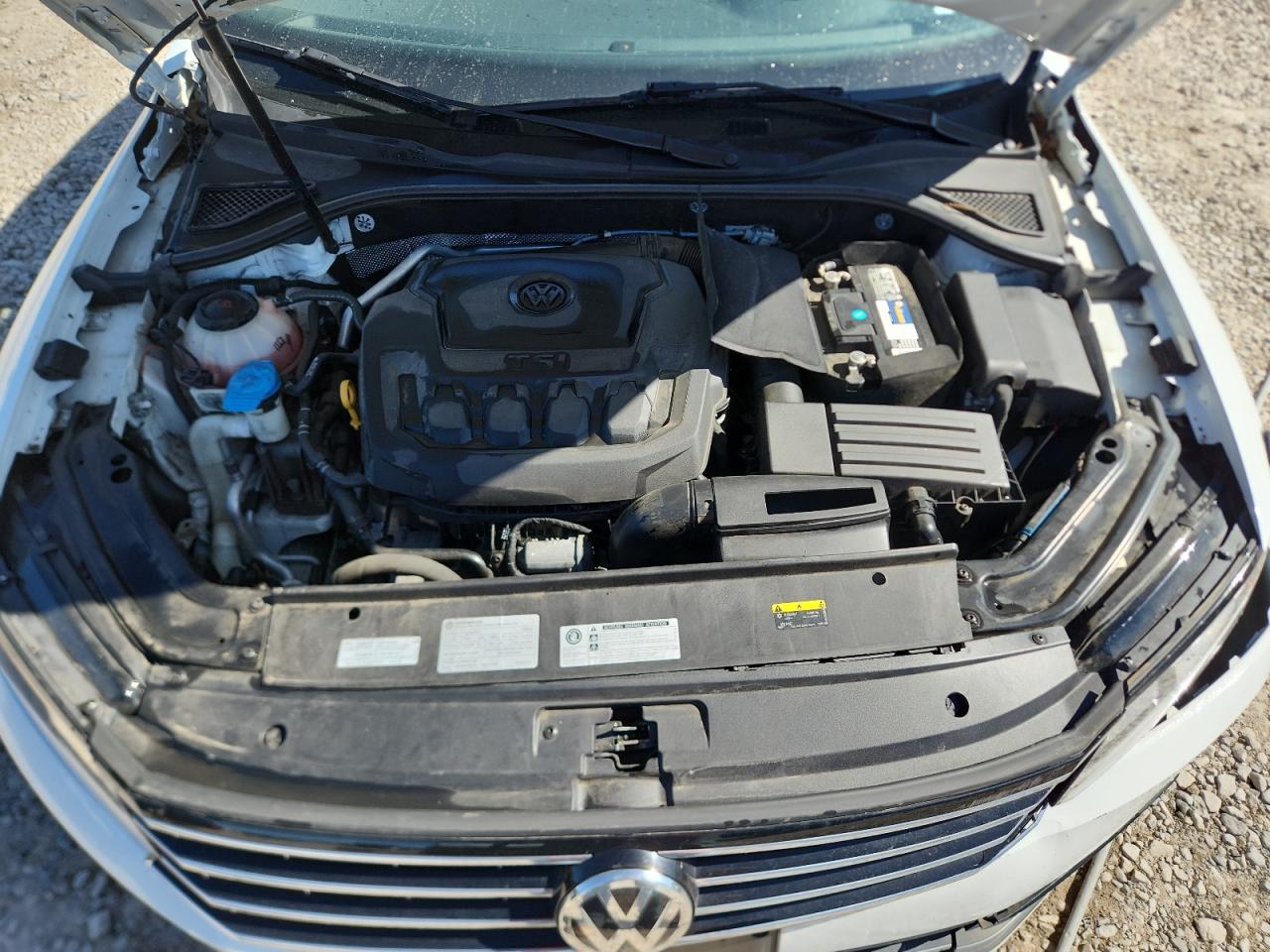 VOLKSWAGEN PASSAT SE