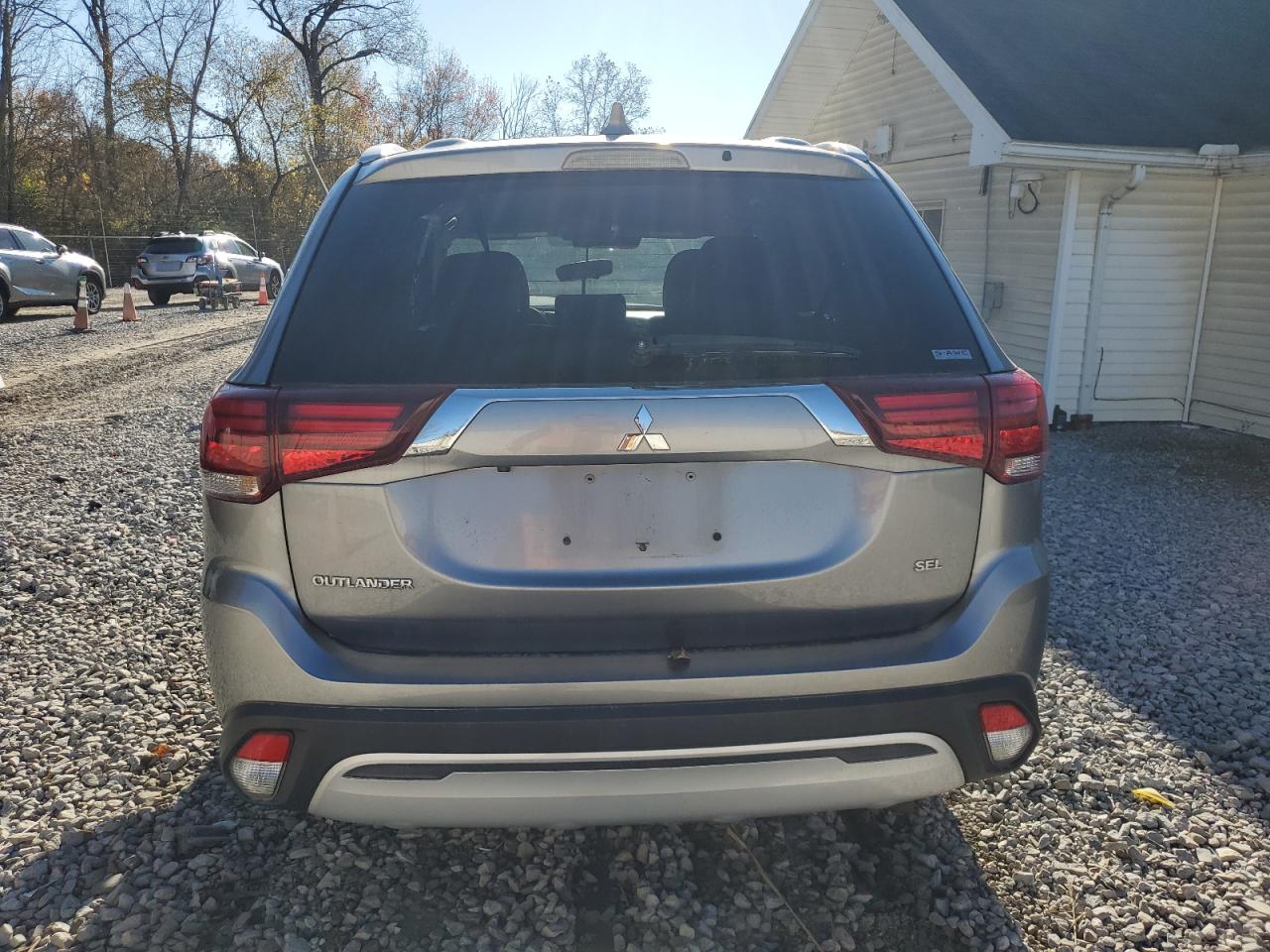 MITSUBISHI OUTLANDER SE