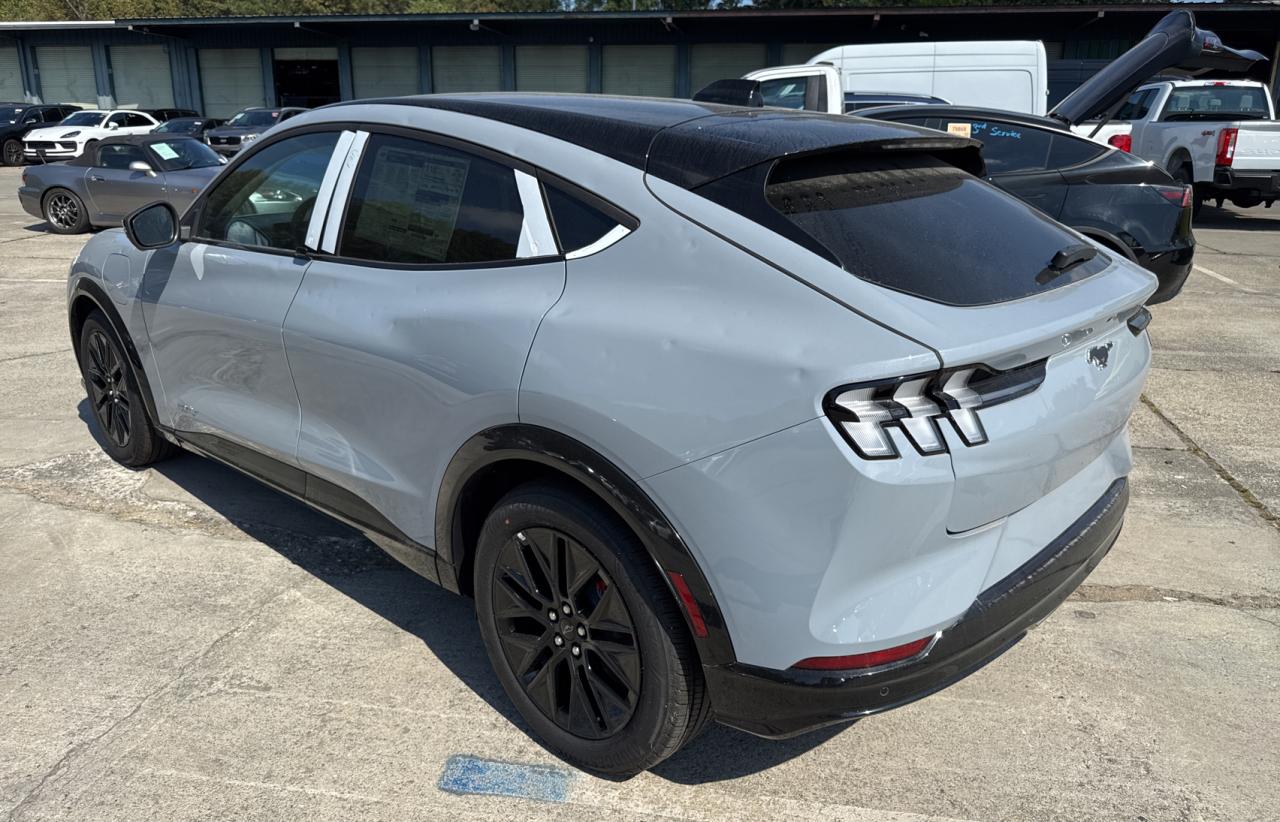 FORD MUSTANG PREMIUM