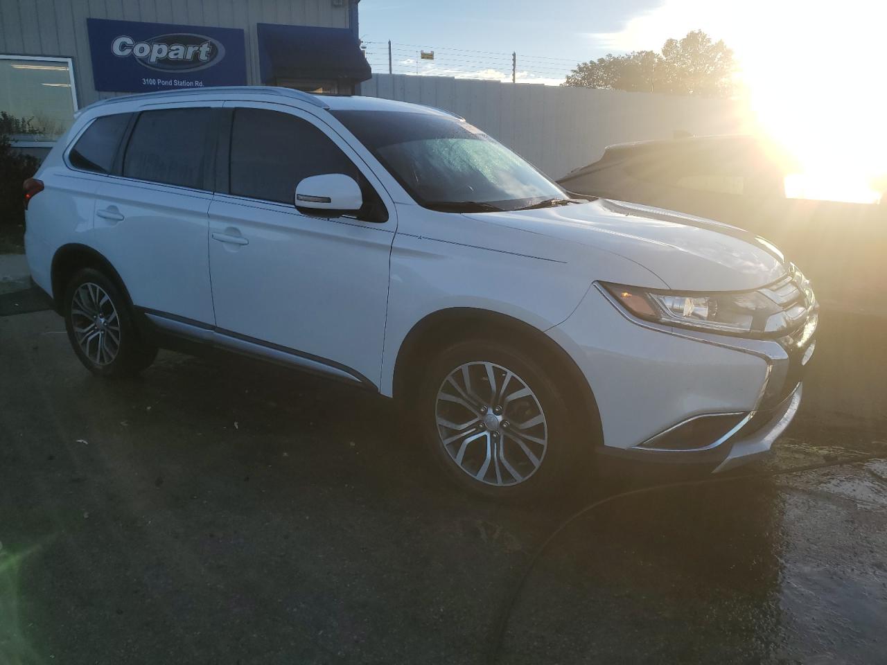 MITSUBISHI OUTLANDER SE