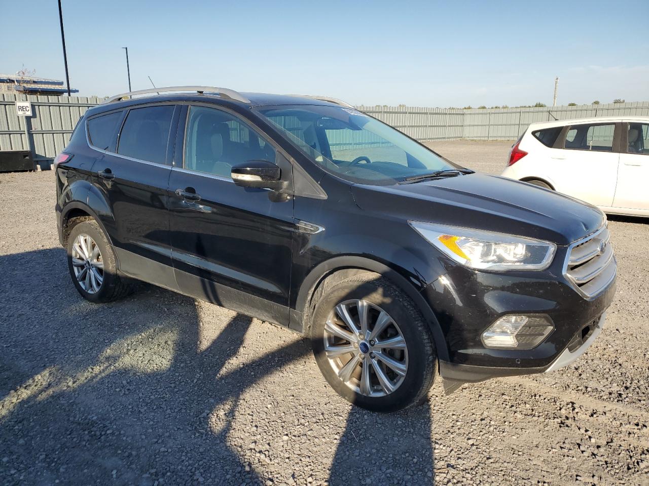 FORD ESCAPE TITANIUM