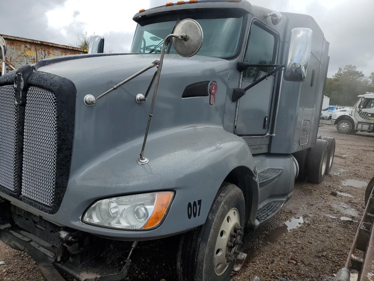 Lot #3282418260 2011 KENWORTH CONSTRUCTI