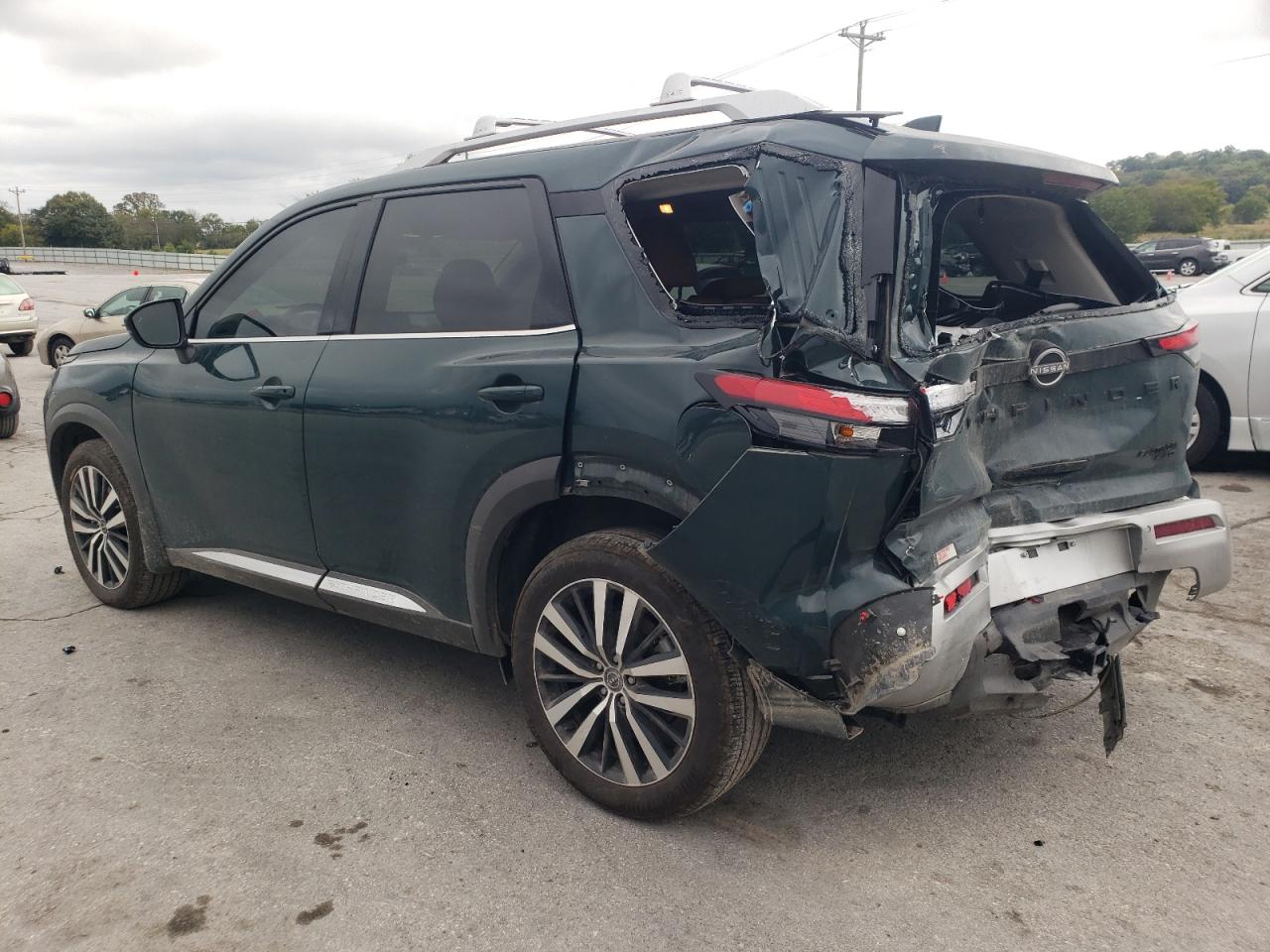 NISSAN PATHFINDER PLATINUM