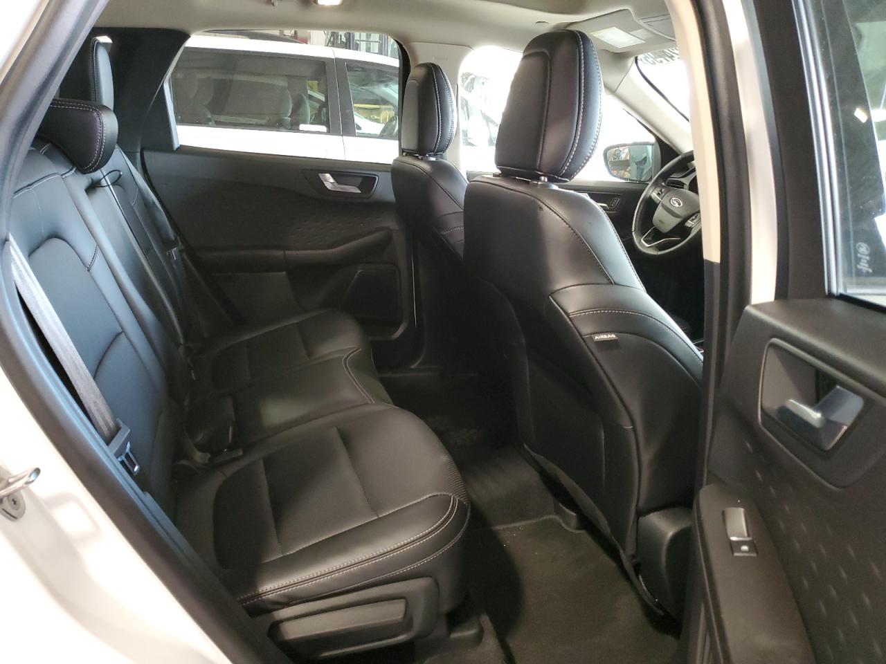 FORD ESCAPE SE SPORT