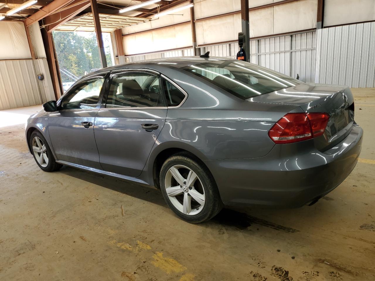 VOLKSWAGEN PASSAT S