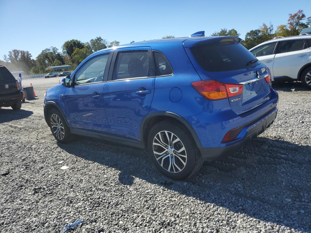 MITSUBISHI OUTLANDER SE