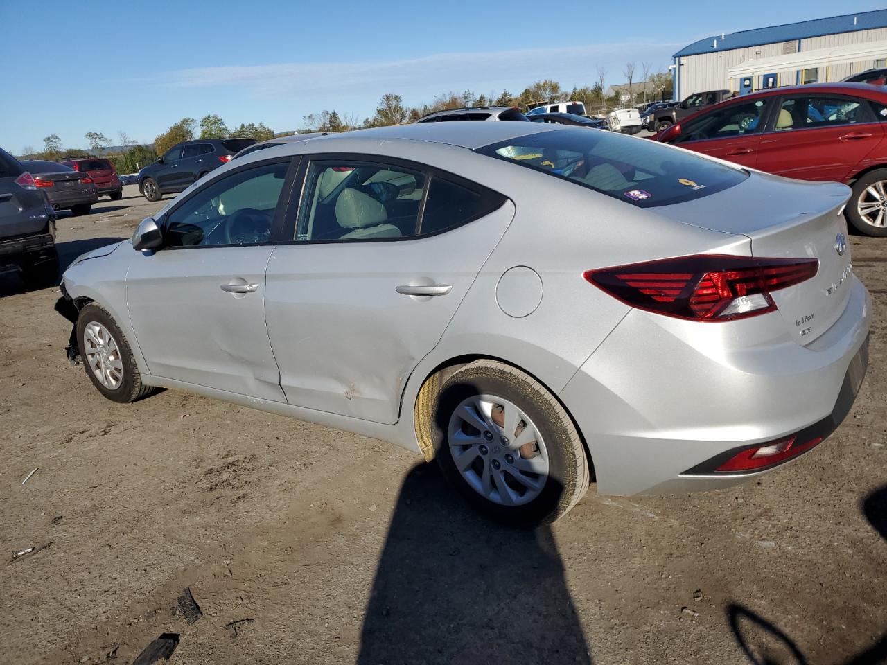 HYUNDAI ELANTRA SE