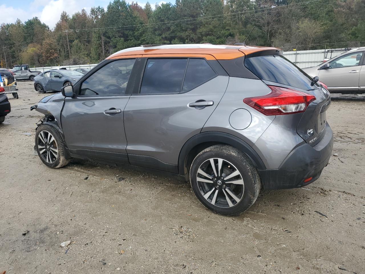 NISSAN KICKS S