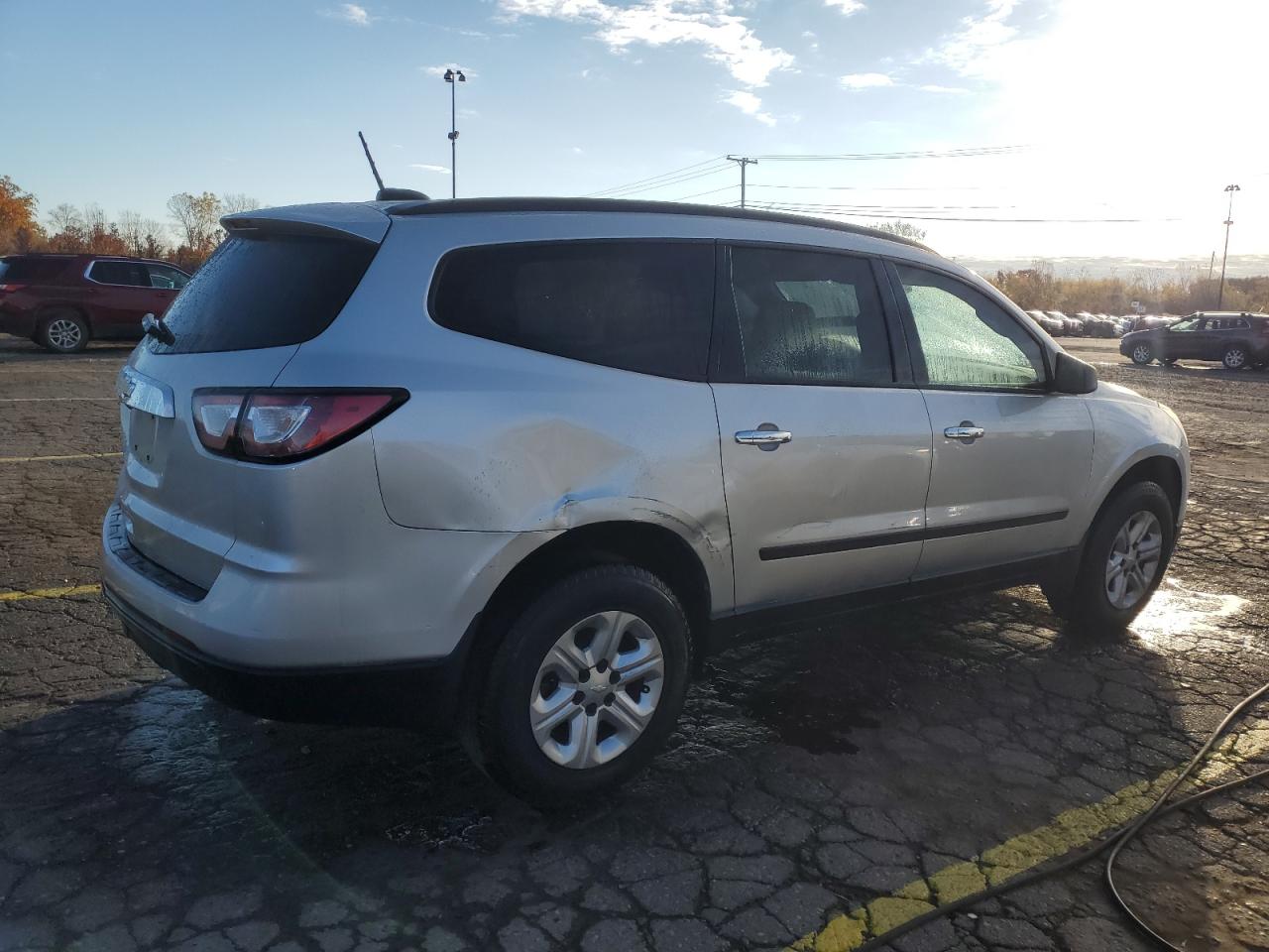 CHEVROLET TRAVERSE LS