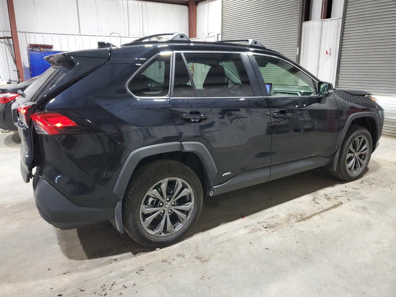 TOYOTA RAV4 XLE PREMIUM