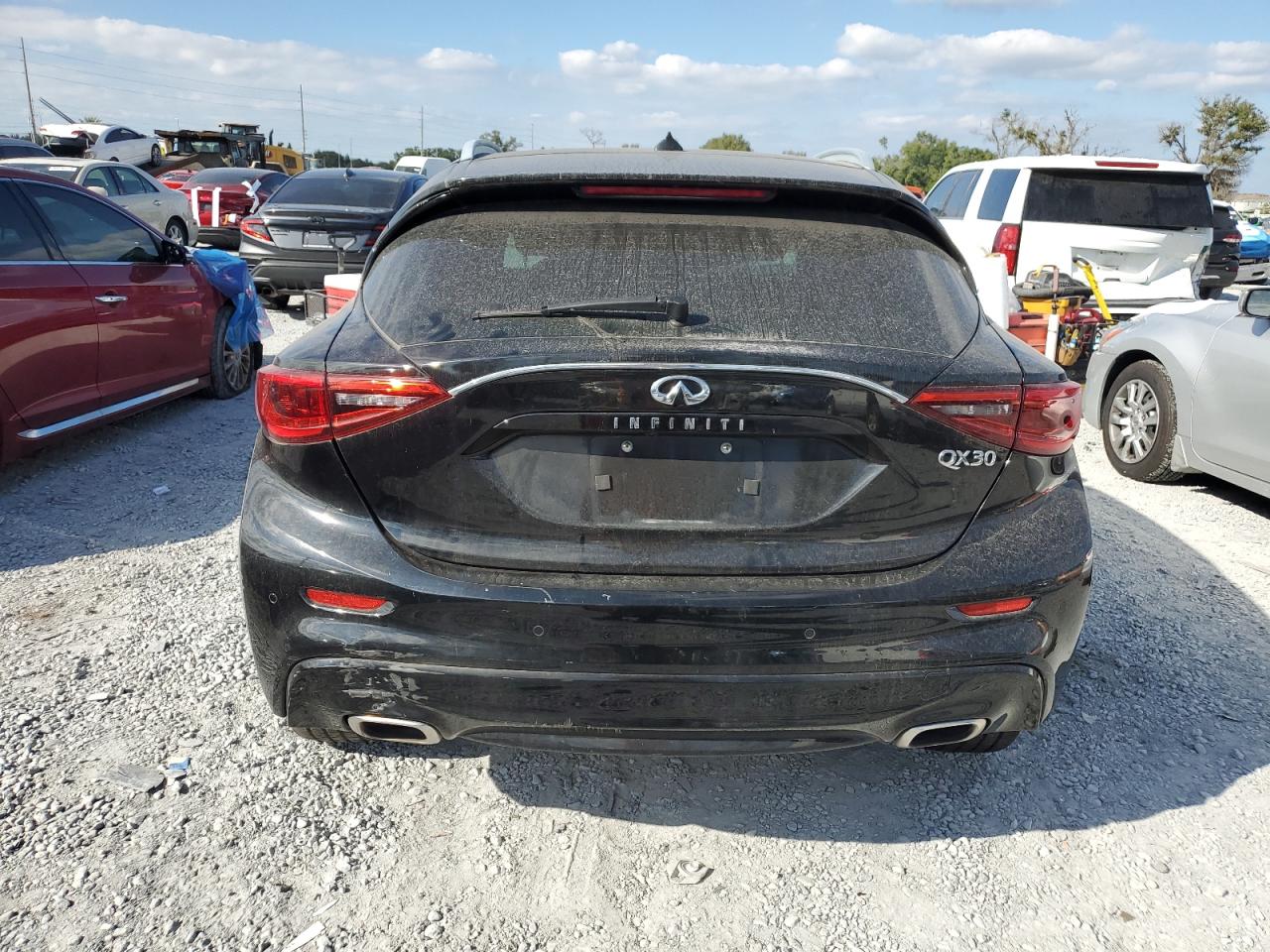 INFINITI QX30 BASE