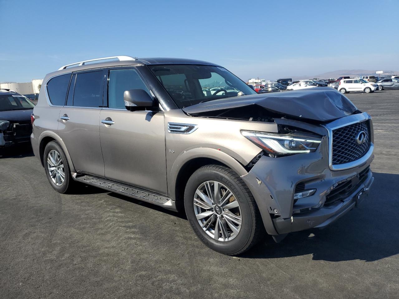 INFINITI QX80 LUXE