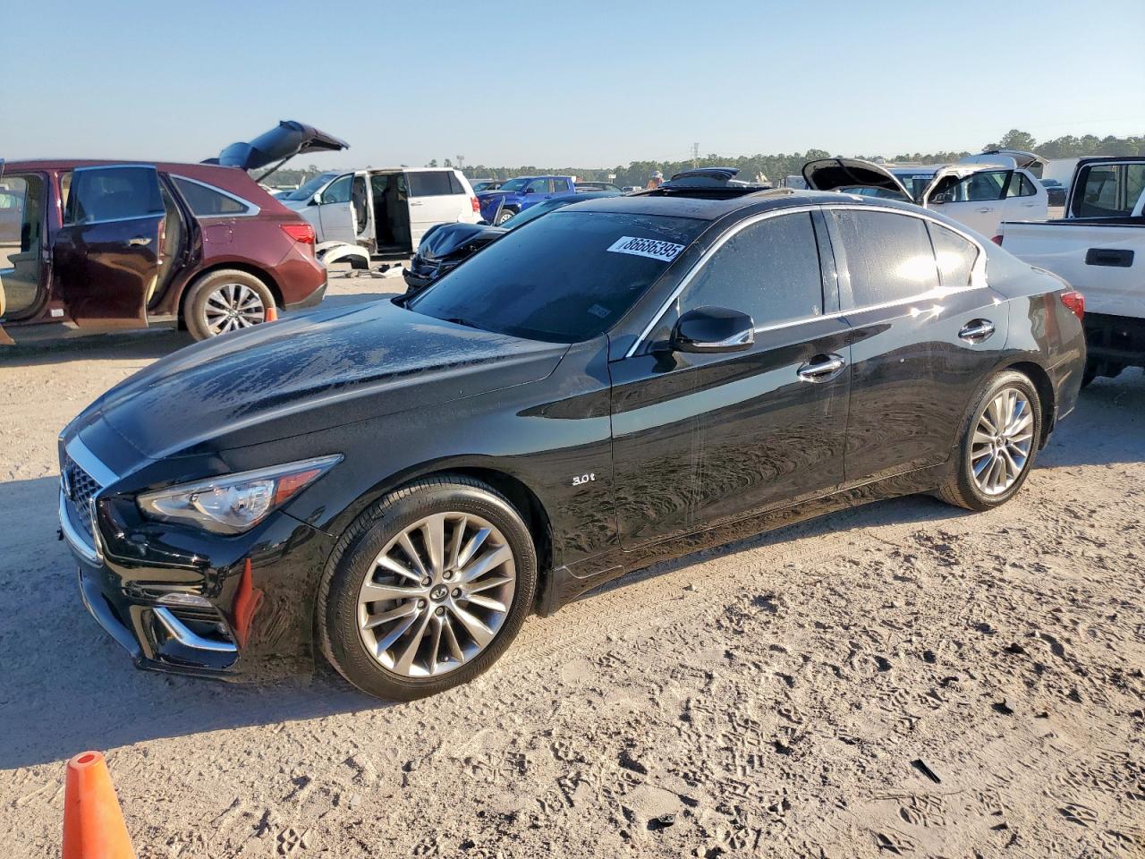 INFINITI Q50 LUXE