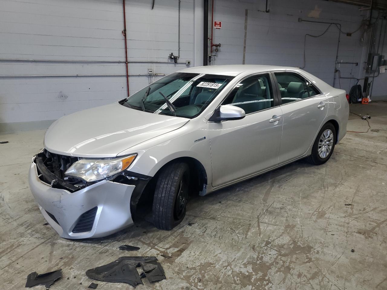 Lot #3291423141 2012 TOYOTA CAMRY HYBR